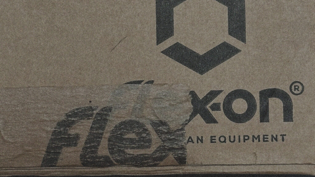 Packaging box Flex-on — identité visuelle Flex-on · vrai studio