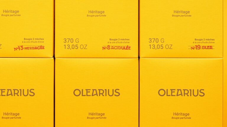 A closer look at the Olearius Heritage candle sets, featuring the fragrances No. 13 Herbal, No. 8 Tart, and No. 19 Oléa — packaging photography by Olearius · vrai studio